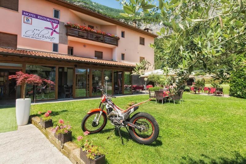 Hotel Ciclamino Pietramurata Kültér fotó